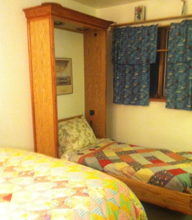 Whalesong Bed And Breakfast Хоумър Стая снимка