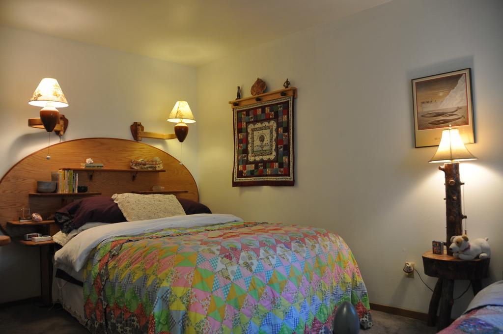 Whalesong Bed And Breakfast Хоумър Стая снимка