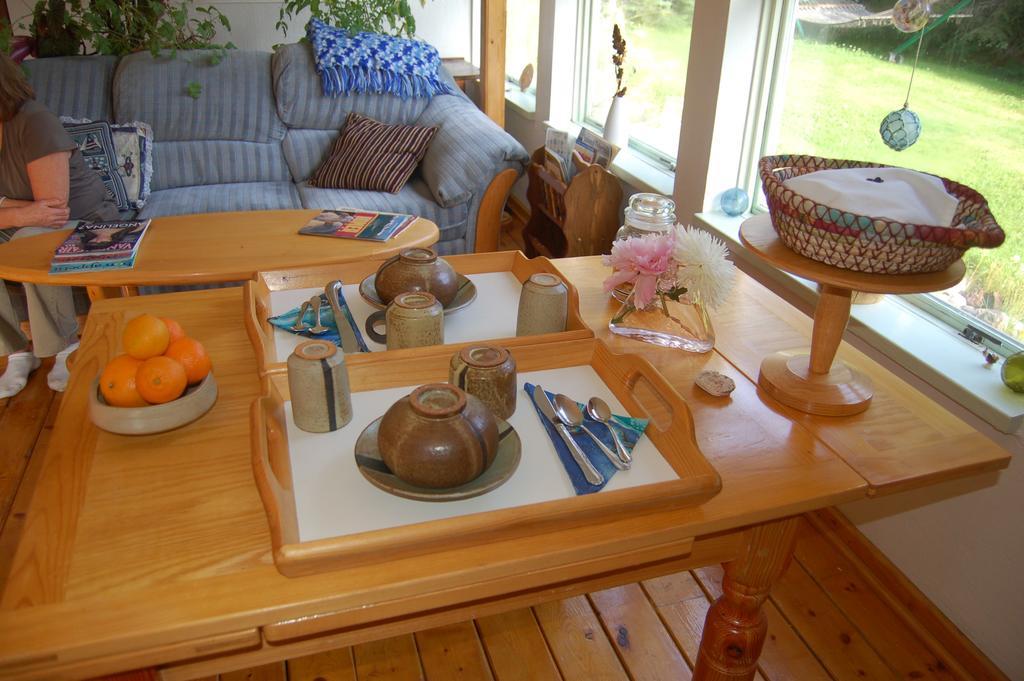 Whalesong Bed And Breakfast Хоумър Екстериор снимка