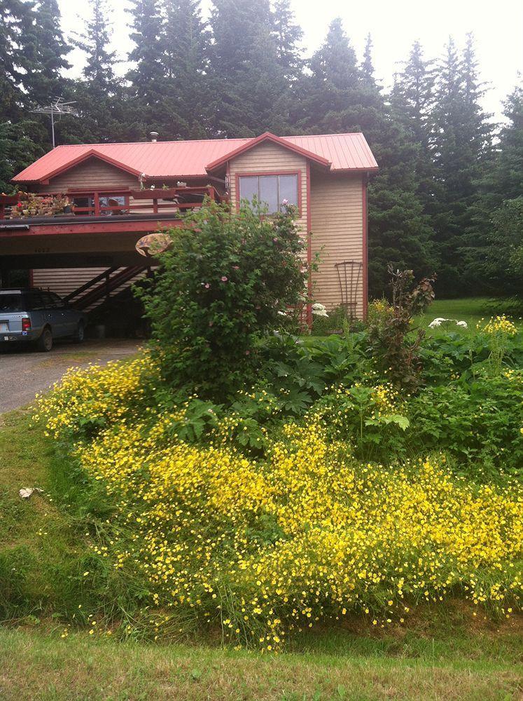 Whalesong Bed And Breakfast Хоумър Екстериор снимка