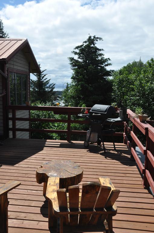 Whalesong Bed And Breakfast Хоумър Екстериор снимка